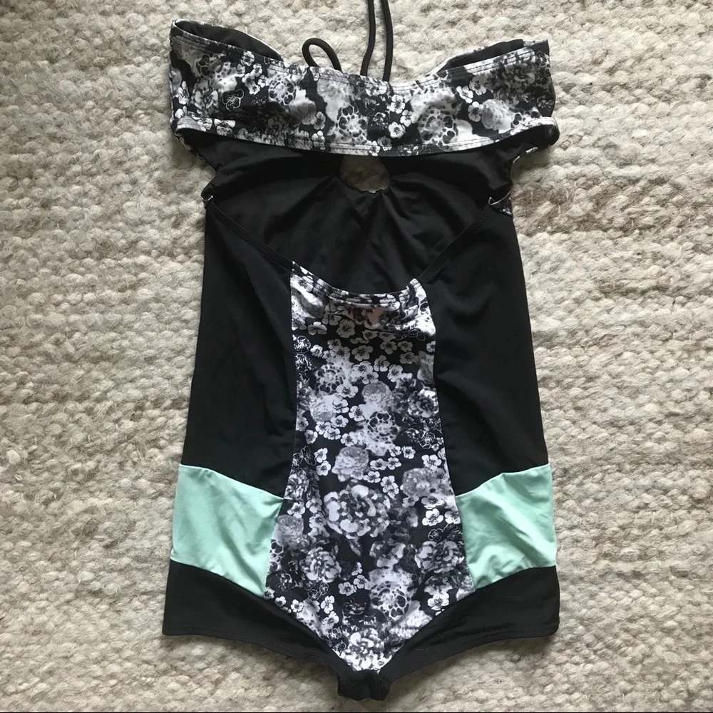FREE PEOPLE x ZINKE one piece surf SWIMSUIT cutout - Picture 6 of 7